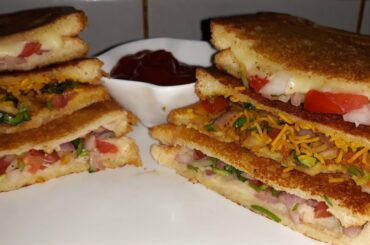 Quick & Easy Sandwiches | 3 Different Ways | 2 Min Sandwich | Onion Tomato Sandwich |Bachelor's dish