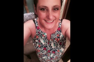 Healthy foods made easy, quick and easy homemade peanut butter.