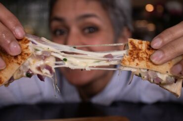 Spicy chilli cheese toast | Cheese Sandwich | Food with Chetna