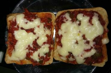 Easy Bread Pizza | Healthy Bread Pizza | Pratu's Kitchen