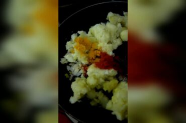 Tasty easy healthy safe cooking aloo and vegitable sandwich at home delicious safe in  corona virus