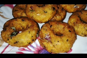ब्रेड और पोहा से बनने वाला झटपट नास्ता !! Instant breakfast recipe !! Bread Poha medu vada.