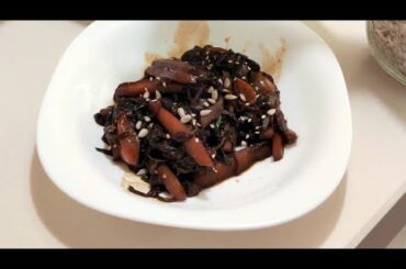 Zucchini's Noodles! Interesting Vegan healthy recipe.