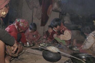 They eat healthy food though they are in village ll Cooking green leaves of nettle