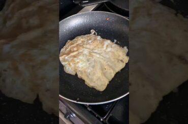 Low Calorie And Tasty Egg White Omelette With Sundried Tomato Spread 😋