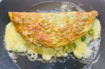 Cheesy egg omelette| easy vegetable omelette| healthy breakfast
