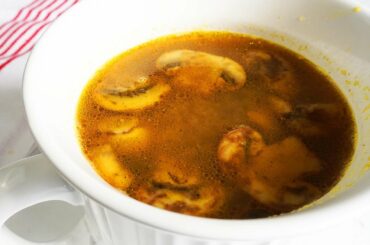 20 minutes Vegetable and Turmeric Keto Soup  - keto soup recipe - keto Veggie soup