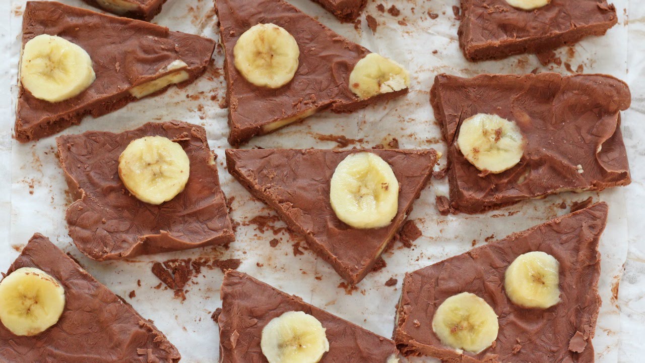 Chocolate Banana Frozen Yogurt Bark | Healthy Snacks for Kids Chocolate Banana Frozen Yogurt Bark | Healthy Snacks for Kids