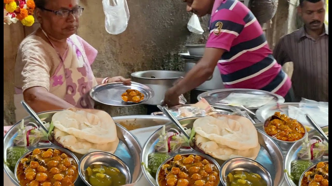 Hardworking Old Lady Selling Tasty Veg Meal @ Rs25 | Healthy Lunch Meal Video | Kolkata Street Food Hardworking Old Lady Selling Tasty Veg Meal @ Rs25 | Healthy Lunch Meal Video | Kolkata Street Food