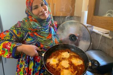 BEST BREAKFAST RECIPE IN THE WORLD/SHAKSHUKA/CHEESE OMELETTE/GARLIC BREAD