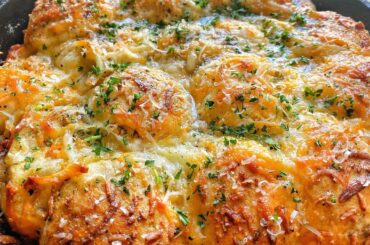 CHEESY STUFFED BISCUIT GARLIC BREAD!!! | QUARANTINE RECIPES
