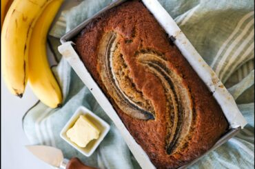 Breakfast Recipe: AMAZING HOMEMADE Banana Bread by Everyday Gourmet with Blakely