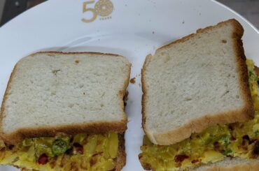 Simple Healthy Breakfast - Potato Omelette Sandwich