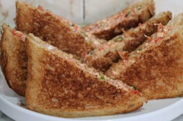 Lockdown Sandwich Recipe - Healthy Dahi Vegetable Sandwich Recipe