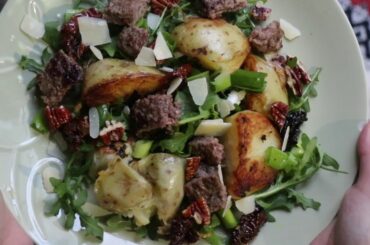Beef Burger Salad - Quarantine recipe - No bread no problem