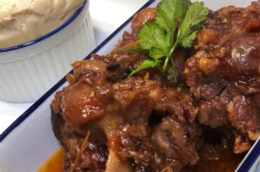 The Best and Easiest Oxtail and Dumpling recipe ever| Lockdown Meal Ideas| 4 ingredients only