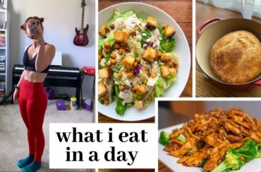 What I Eat in a Day // No-Knead Bread, Vegan Caesar + Broccoli Beef Soy Curls