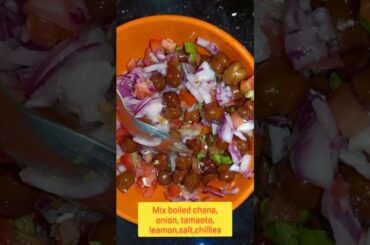 లాక్ డౌన్ లో 3 నిమిషాల లో స్నాక్| Crispy chickpeas masala papad recipe in 3 minutes