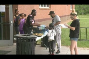 DeKalb steps up to make sure students have healthy snacks for spring break