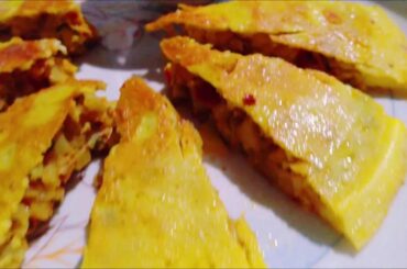 Egg Pizza || Healthy Breakfast Recipe || Easy Tea Time Snack || Ayesha's Kitchen