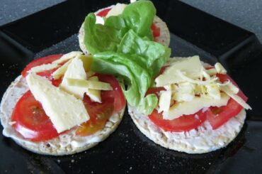 Easy & healthy lunch | tomato sandwiches | gluten free option