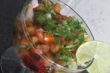 Healthy and refreshing chick pea salad | let's #stayhome and cookwith me