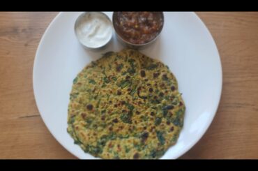 Daily Apron Recipe 25 - Palak paratha / Indian flat bread with spinach - Breakfast/Dinner recipe