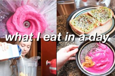 what I eat in a day in quarantine! | mostly healthy + recipes