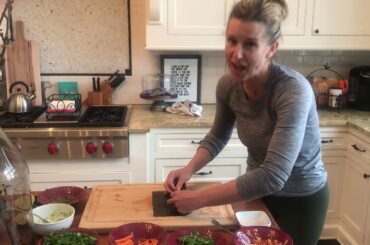 Healthy lunch option- Nori salad roll