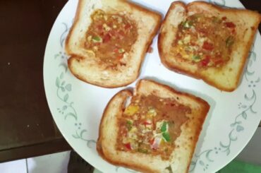 Easy Breakfast Recipe!!! Bread Pocket Pizza