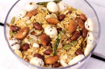 Roasted Poha Chivda Mixture Recipe - Healthy Namkeen Recipe - Tea Time Snacks