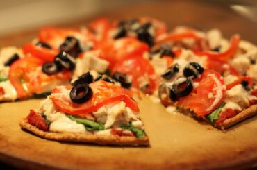 Pizza Crust Made from Quinoa - Healthy Gluten Free Recipe!