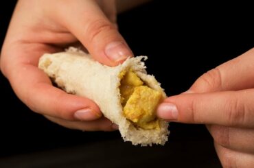 It's a sandwich, but it's different. Bread with meat, what can be better. | Appetizing.tv