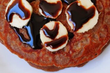 Healthy Banana Pancake Recipe // Without Eggs & Maida // No Added Sugar // Healthy Recipes!