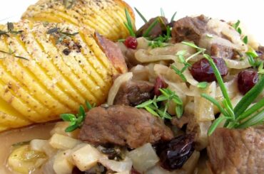 GOULASH IN RED CURRANTS SAUCE RECIPE II HEALTHY FOOD