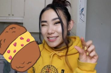 Maya Makes a Banana Ice Cream Sandwich!