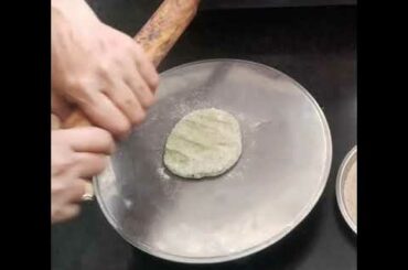 Palak Thalipeet recipe // Quick and healthy breakfast recipe.