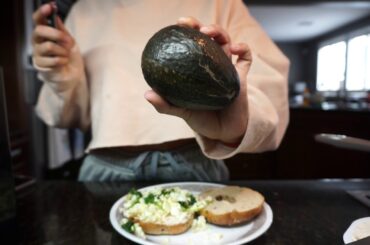 EASY/HEALTHY BREAKFAST BAGEL!!