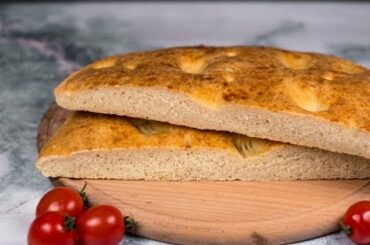 Easy giant focaccia bread: an easy recipe to try!