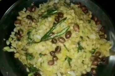 Poha Recipe/ kanda poha/ Lockdown breakfast/ Healthy Breakfast/ Quick & Easy Recipe/How to make poha
