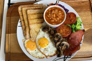 LET’S COOK WITH ME || FULL ENGLISH BREAKFAST || BREAKFAST IDEAS || TERRI-ANN’S KITCHEN