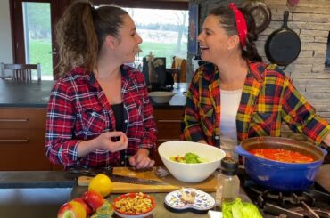 Michele In The Kitchen with Elisa Tauro Isolation Salad pt 1