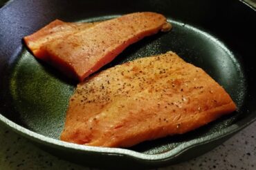 Healthy Entrees Balsamic Salmon with Sauteed Asparagus and Quinoa Salad.