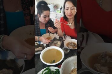 Healthy lunch with my sister..Noj  sus noj txhua yam hnub  no