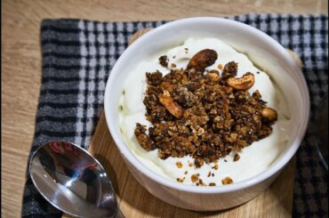 Homemade Granola - Quick and easy for a healthy breakfast!