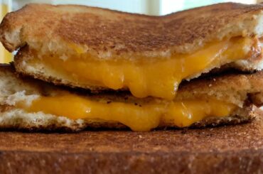 THE SIMPLEST BREAKFAST IN THE WORLD? GRILLED CHEESE SANDWICH RECIPE ft 3 INGREDIENTS | Version 1