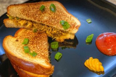 Toasted Chicken Sandwich Recipe- Shredded Chicken sautéd with Spring Onion- Healthy Breakfast