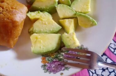 My affordable healthy breakfast Idea under ksh50bob / Quarantine Vlog/ Kenyan YouTuber/Recipe