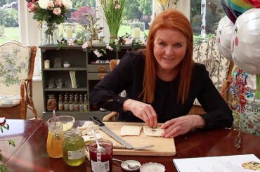 Sarah Ferguson making Traffic Light Sandwiches