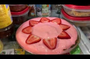 Low-Calorie Strawberry Cloud Pie